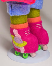 Load image into Gallery viewer, [Made to Order] Skater alien
