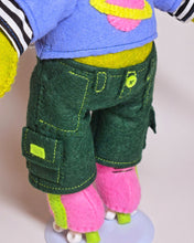 Load image into Gallery viewer, [Made to Order] Skater alien
