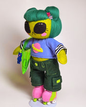 Load image into Gallery viewer, [Made to Order] Skater alien
